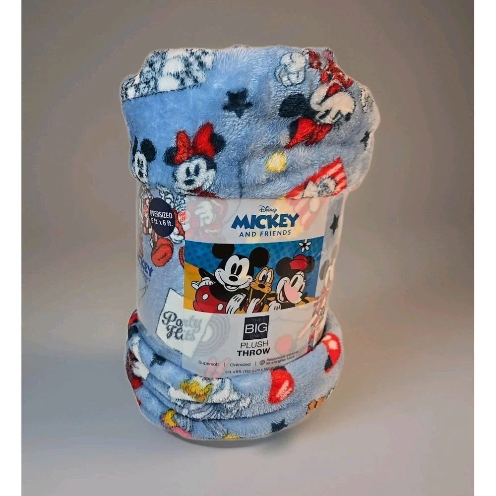 The Big One Oversized Plush Throw Blanket Pajama Party Mickey & Friends 5' x 6'